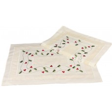 The Holiday Aisle Classic Holly Embroidered Cutwork Holiday Placemat THDA4957